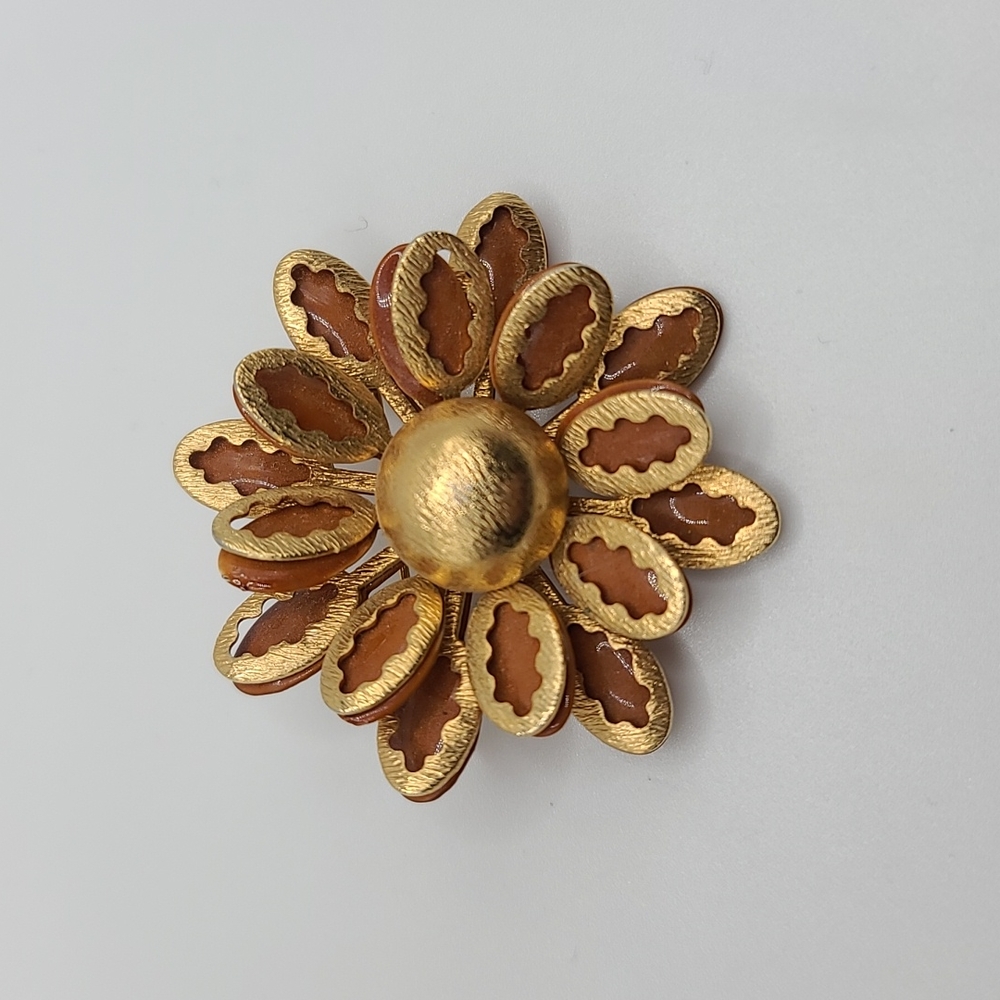 Vintage Metal & Enamel Flower Pin